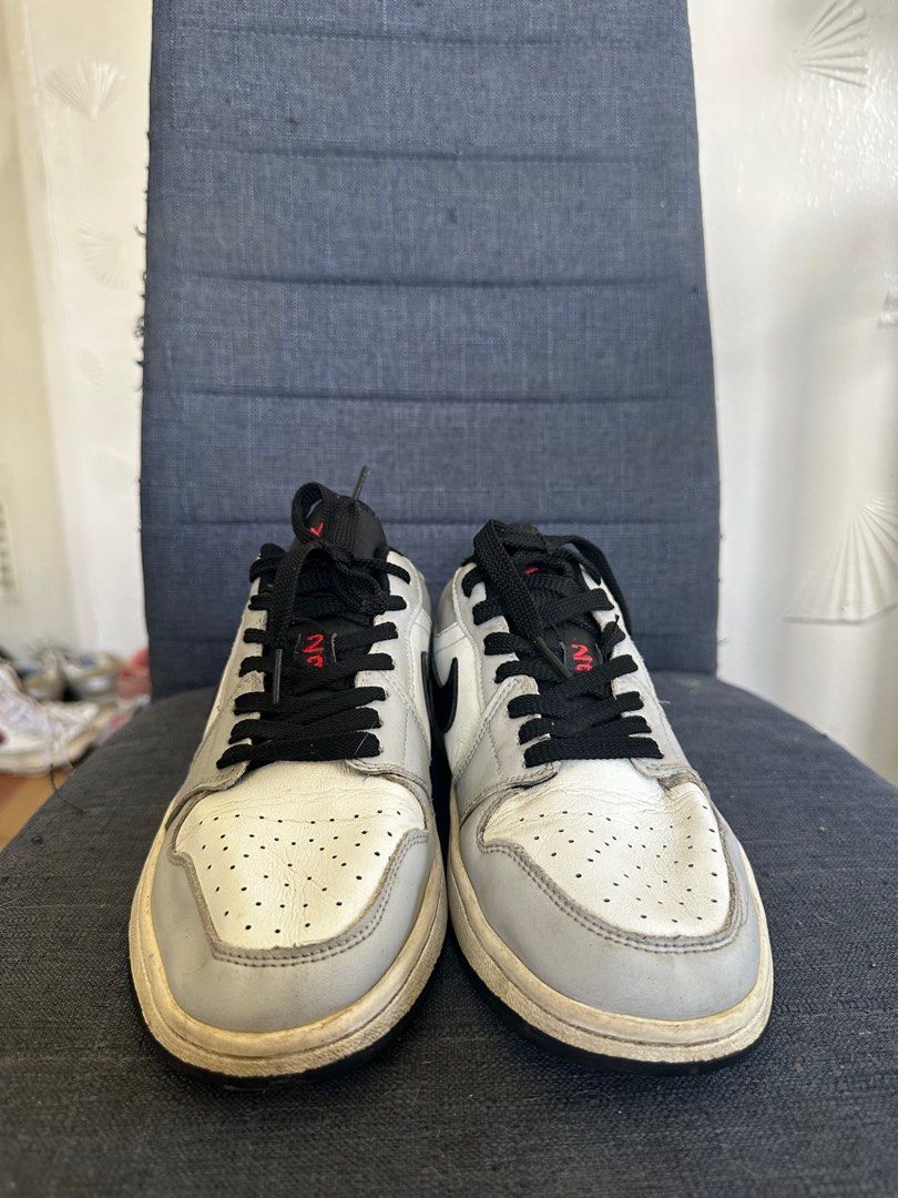 Air Jordan 1 Low Light Smoke Grey (Category: Sneakers) located in Quezon City. Submitted by jesscagungun (Listing ID 1387610118, Image 2). Description: Ukay bale po ito from US, so it needs cleaning. What you see is what you get. Nasa picture na po lahat ng details, thank you..