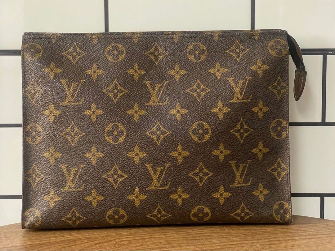 Authentic Louis Vuitton (Category: Luxury Bags & Wallets) located in Manila. Submitted by chloe_luxuries (Listing ID 1387677501, Image 2). Description: Guaranteed Original Louis Vuitton Toiletry Pouch Still in good condition with sign of used No kore inclusion bag only Pm for those interested.