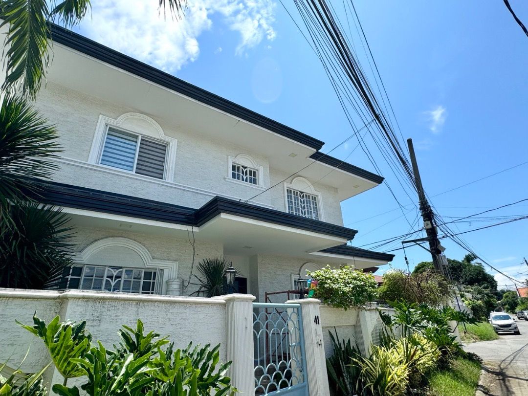 BF Homes for RENT (Category: House & Lot) located in Paranaque City. Submitted by patrickkairuz (Listing ID 1387685560, Image 1). Description: 5 bedroom Modern rustic house for RENT in Presidents Heights Phase VI-A, BF Homes, Paranaque Lot size: 251 sqm Floor area: 283 sqm Property Features: 5 Bedrooms 3 Bathrooms with water heater 7 units inverter AC Helpers Room and T&B Kitchen comes with Stove and Oven Asking price 100,000/month Terms: 2 month