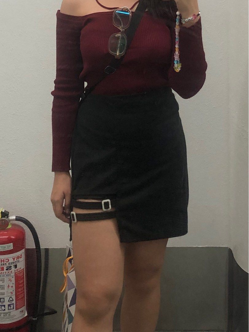 Black Skirt (Category: Skirts) located in Manila. Submitted by keeponsparklin (Listing ID 1387709374, Image 3). Description: Black Skirt Condition: 7/10 💙 •Stretchable •There’s fluff but still in a good condition Price is Negotiable 💸 Mod: Lalamove, Grab, J&T Meet up: 711 Tayuman, Lrt Tayuman, Sm San Lazaro Mop: Gcash.