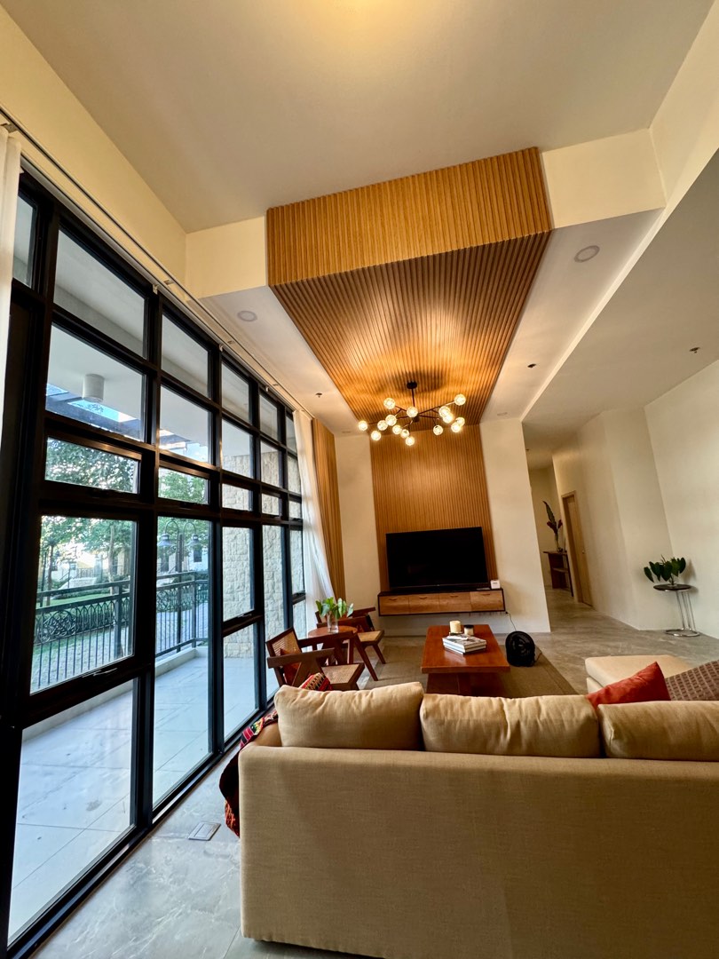 (Category: ) located in . Submitted by doubleR.I.realty (Listing ID 1387603228, Image 1). Description: .