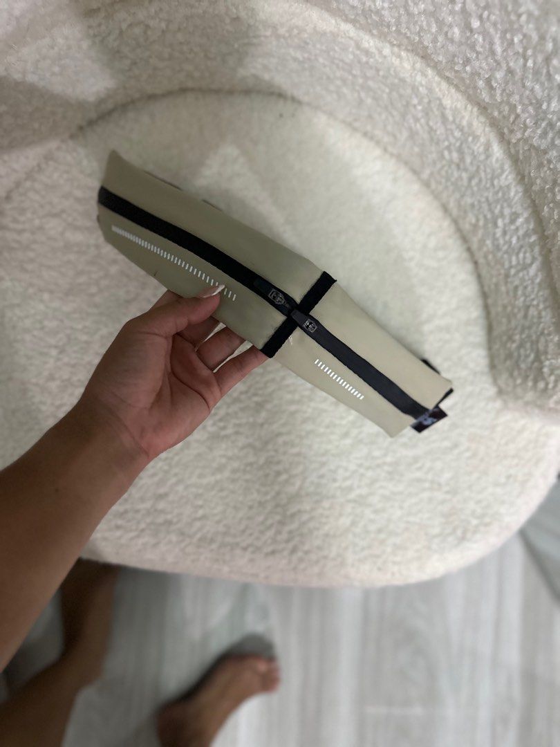 Camel Waist Pack for Running (Category: Backpacks) located in Manila. Submitted by declutterbydl (Listing ID 1387554569, Image 1). Description: .