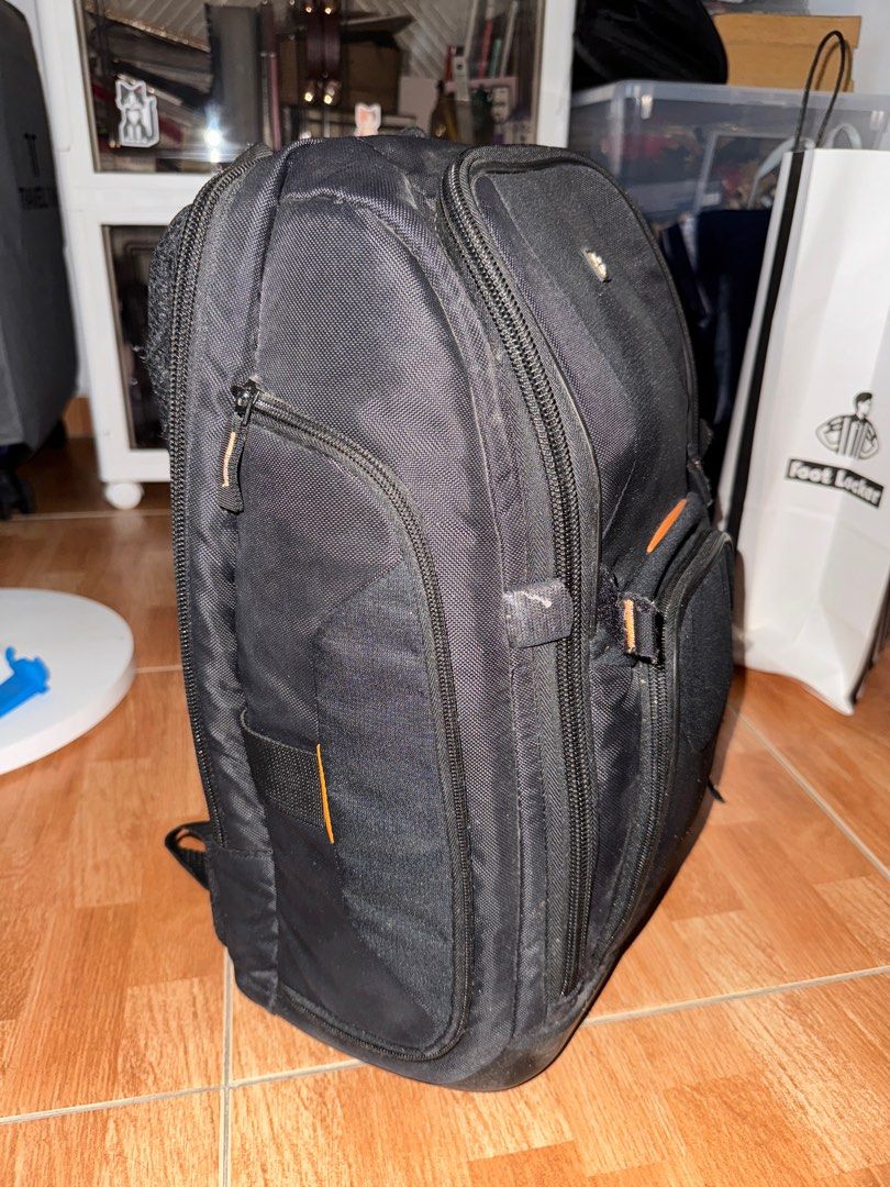 Case Logic Camera Backpack (Category: Camera Bags & Carriers) located in Singapore. Submitted by mike_wazows (Listing ID 1387610432, Image 3). Description: - Used Case Logic camera backpack - Multiple compartments for camera gear - Padded dividers - Dedicated laptop compartment - Solid bottom base for further protection - Still fully functional Really looking to let this one go. No longer have the passion or desire to do photography, so hoping to