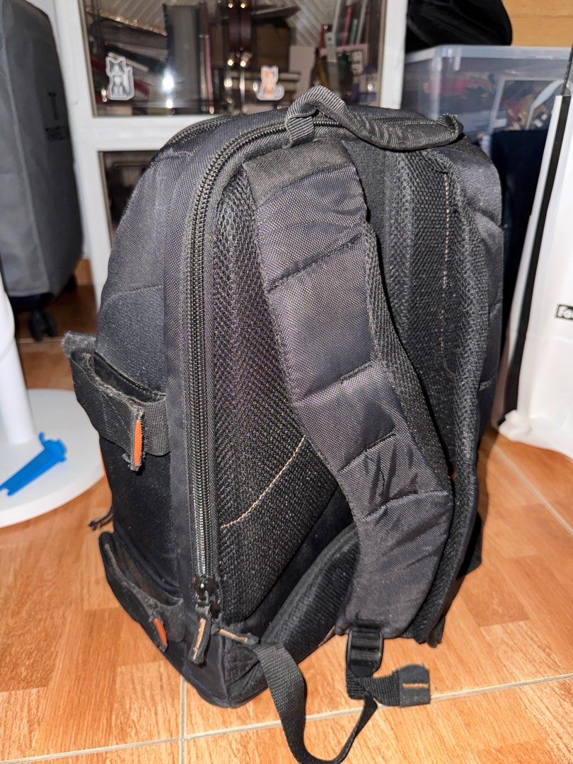 Case Logic Camera Backpack (Category: Camera Bags & Carriers) located in Singapore. Submitted by mike_wazows (Listing ID 1387610432, Image 2). Description: - Used Case Logic camera backpack - Multiple compartments for camera gear - Padded dividers - Dedicated laptop compartment - Solid bottom base for further protection - Still fully functional Really looking to let this one go. No longer have the passion or desire to do photography, so hoping to