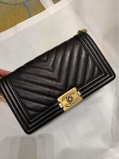 (Category: ) located in . Submitted by evolutionoffashion (Listing ID 1387651592, Image 1). Description: .
