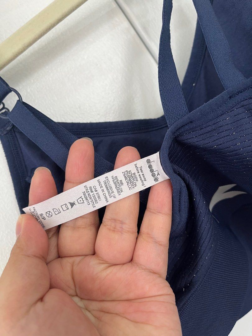 Diadora Sports Bra (Category: Activewear) located in Cebu City. Submitted by stylebyregi (Listing ID 1387690988, Image 3). Description: - Minimal signs of usage - no major flaws or rips - has padding (can be taken out) - store bough & personal use - cut side tags .