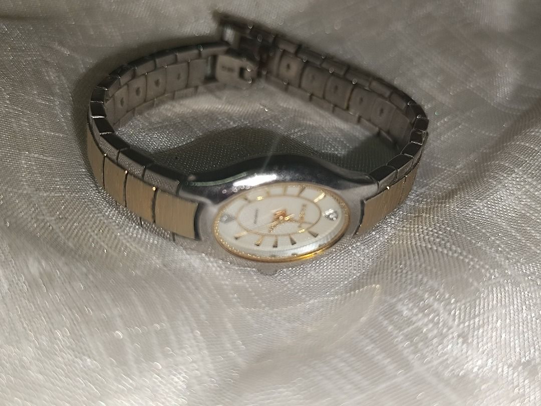 Elgin watch (Category: Luxury Watches) located in Quezon City. Submitted by maeclosetph (Listing ID 1387662900, Image 2). Description: We do meet ups 📌Take note : As this is a pre-owned watch, please expect signs of usage and manage your expectations accordingly..