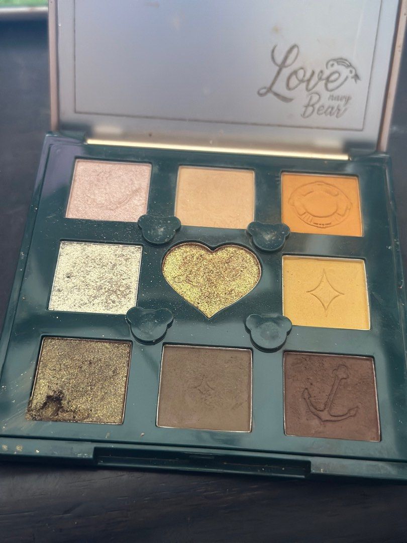 Flower Knows Love Bear Caramel Matcha Eyeshadow (Category: Makeup) located in Cavite. Submitted by archimage (Listing ID 1387654265, Image 2). Description: Flower Knows Love Bear in Caramel Matcha very pigmented! Price negotiable See pics nalang rfs: doesn’t suit my skintone 🥹 kaya nakatambak lang sa lagayan they don’t sell this anymore!! get nyo na plsss.