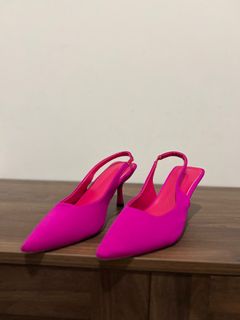 (Category: ) located in . Submitted by anna.wardrobes (Listing ID 1387632251, Image 1). Description: .