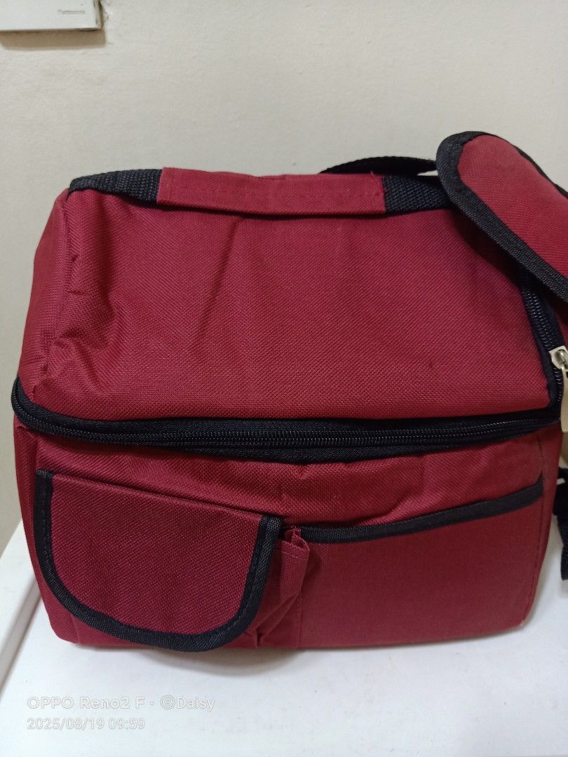 Insulated waterproof lunch bag (Category: Food Organization & Storage) located in Quezon City. Submitted by uydaisy1979 (Listing ID 1387573802, Image 2). Description: .