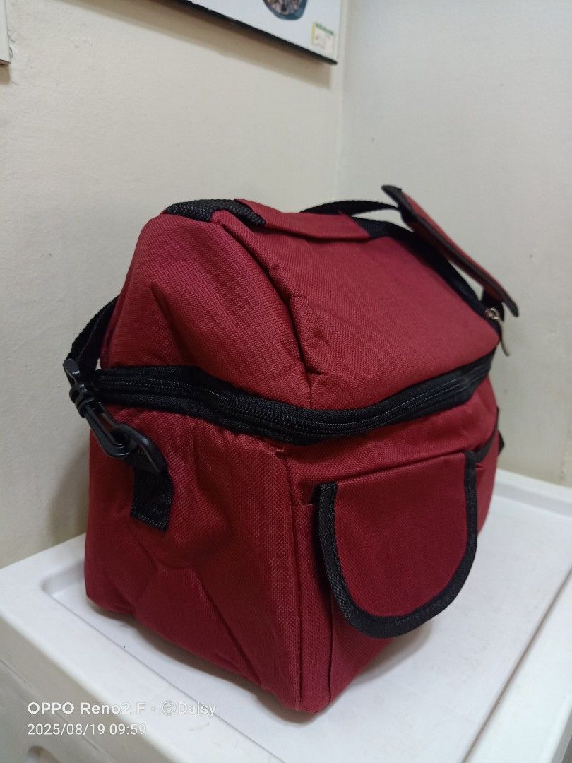 Insulated waterproof lunch bag (Category: Food Organization & Storage) located in Quezon City. Submitted by uydaisy1979 (Listing ID 1387573802, Image 3). Description: .