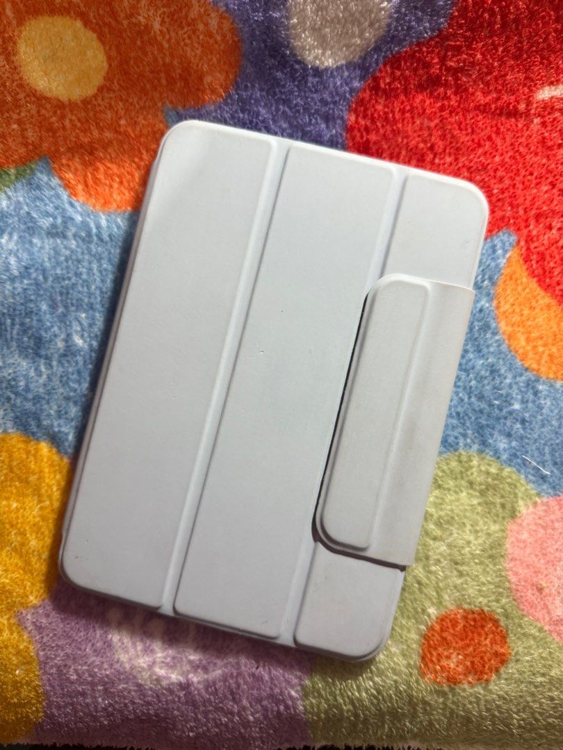 Ipad mini 6/7 Case (Category: Cases & Sleeves) located in Echague. Submitted by armielur (Listing ID 1387726779, Image 3). Description: With magnetic clasp for Apple pencil Used for a week only ☺️.