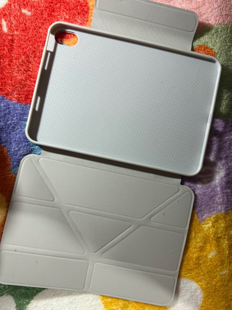 Ipad mini 6/7 Case (Category: Cases & Sleeves) located in Echague. Submitted by armielur (Listing ID 1387726779, Image 2). Description: With magnetic clasp for Apple pencil Used for a week only ☺️.