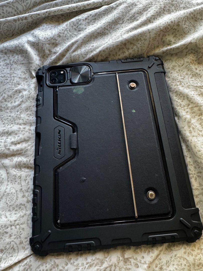 iPad Pro 11 inch 2nd gen (Category: Others) located in Makati City. Submitted by Gracie_J (Listing ID 1387577518, Image 2). Description: .