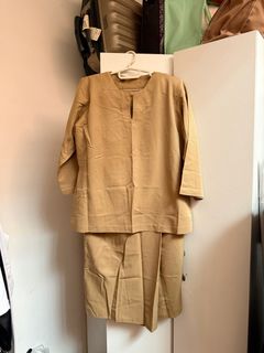 (Category: ) located in . Submitted by thrifted23 (Listing ID 1387625700, Image 1). Description: .