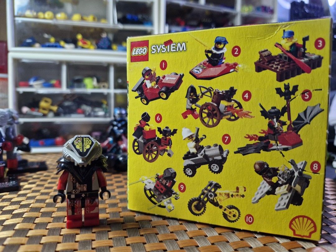 LEGO UFO MINIFIGURE & SET LOT (Category: Lego & Building Sets) located in Malabon City. Submitted by nardipai (Listing ID 1387644110, Image 2). Description: LEGO UFO LOT MINIFIG IN GOOD CONDITION, DISPLAYED SEALED SET 1700 PESOS LOT.
