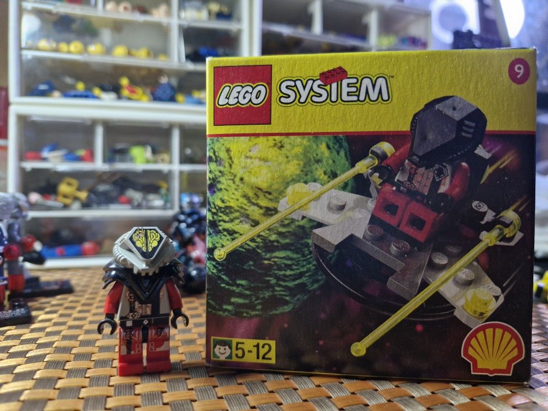 LEGO UFO MINIFIGURE & SET LOT (Category: Lego & Building Sets) located in Malabon City. Submitted by nardipai (Listing ID 1387644110, Image 1). Description: LEGO UFO LOT MINIFIG IN GOOD CONDITION, DISPLAYED SEALED SET 1700 PESOS LOT.