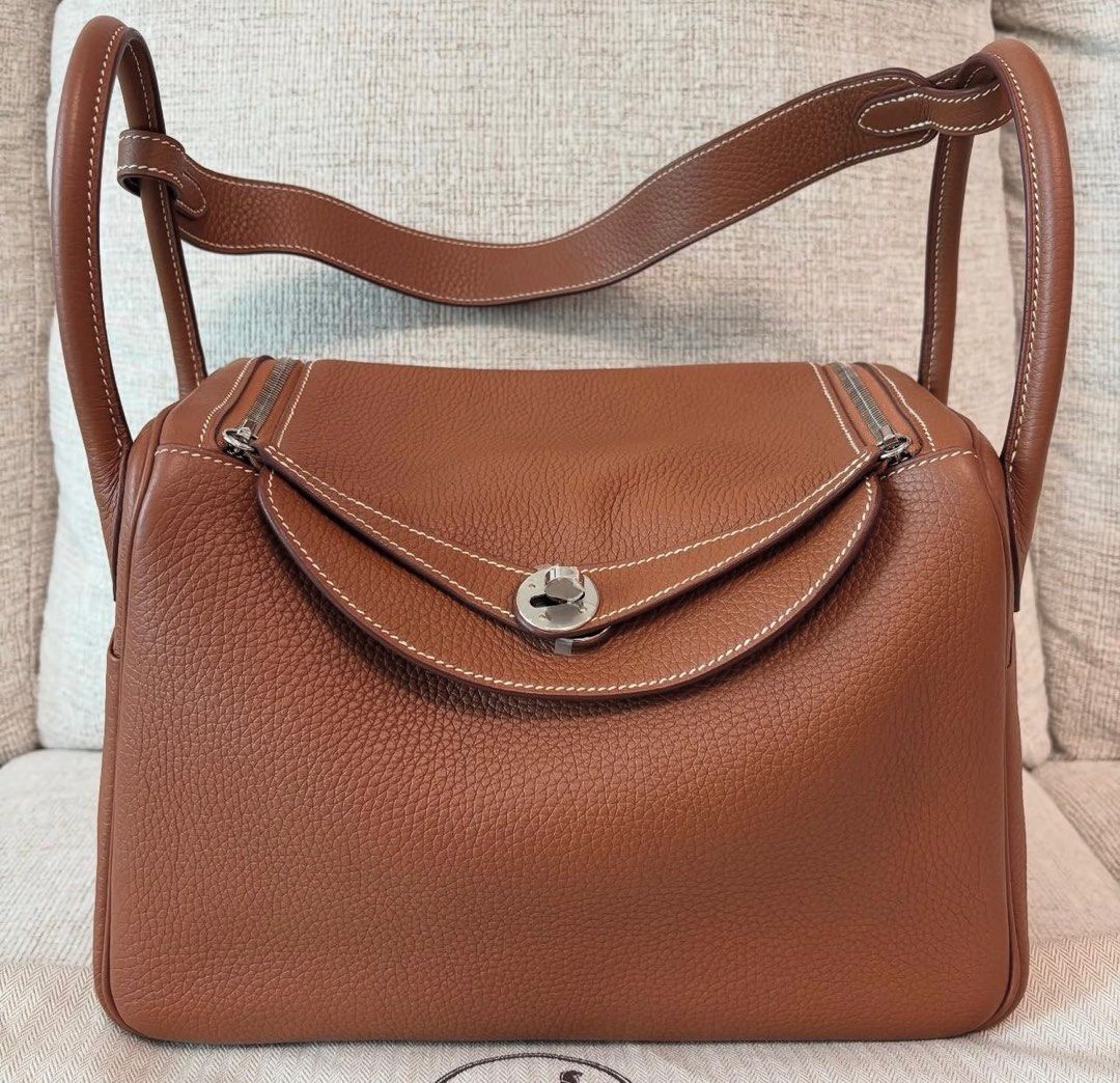 Like new!!! Hermes Lindy 30 Gold PHW (Category: Luxury Bags & Wallets) located in Taguig. Submitted by gcarlet1996 (Listing ID 1387665906, Image 1). Description: .