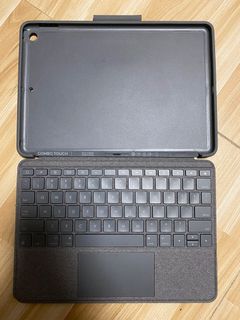Logitech Combo Touch64077563301633110