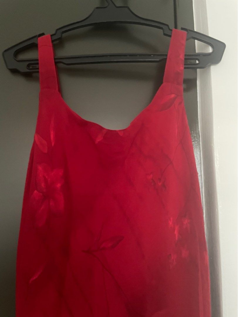 Long Red Dress (Category: Dresses) located in Rizal. Submitted by ethriftstudios (Listing ID 1387617096, Image 2). Description: .