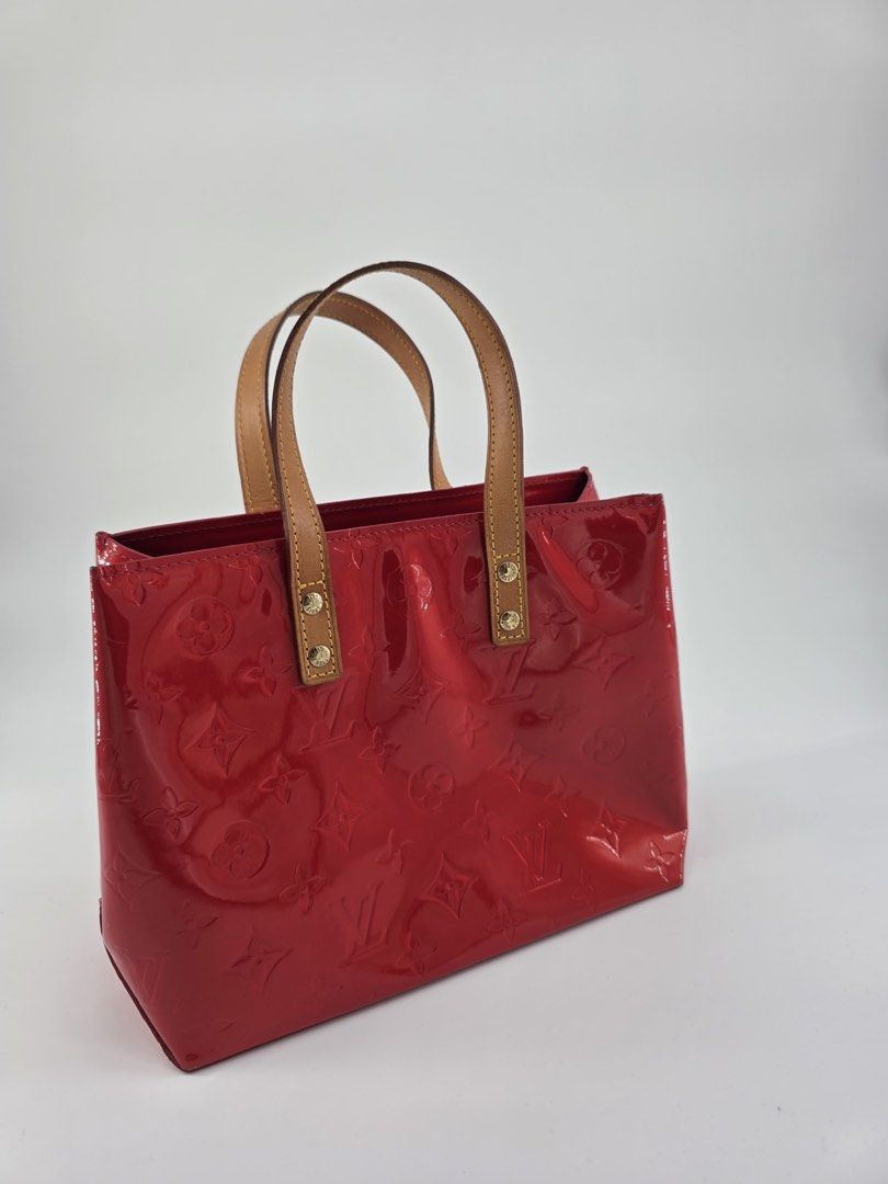 Louis Vuitton Reade Patent Bag (Category: Luxury Bags & Wallets) located in Manila. Submitted by allthingsilove65 (Listing ID 1387580630, Image 3). Description: Im selling all my preloved authentic bags RFS: decluttering (Please buy my preloved bags so l can buy new ones 🥲) 💯 Authentic Bought in Tokyo Japan (Daikokuya store) LOUIS VUITTON Pomme D’Amour Monogram Vernis Reade PM Bag.