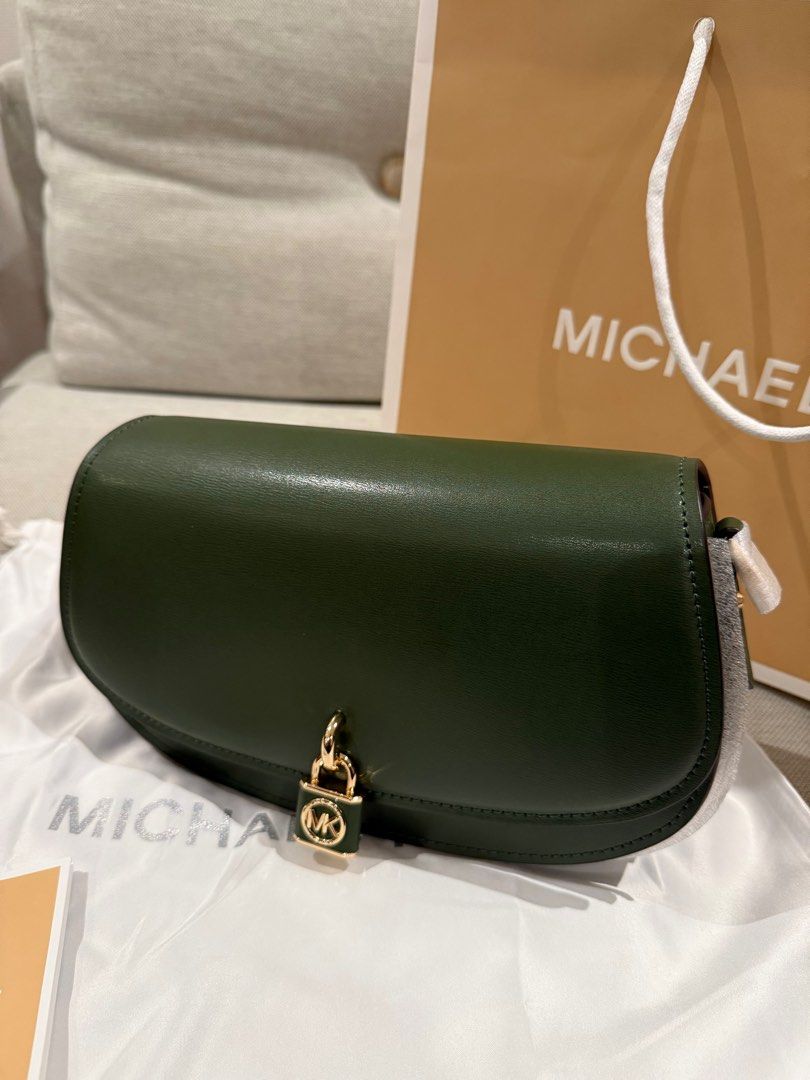Michael Kors Mila Small Shoulder Bag (Category: Luxury Bags & Wallets) located in Mandaluyong City. Submitted by miltsz (Listing ID 1387690855, Image 2). Description: Brand New Michael Kors Mila Small Shoulder Bag Never used Locally bought. With complete original packaging, dust bag, paper bag & care card RFS: Change of Mind Location: Mandaluyong.