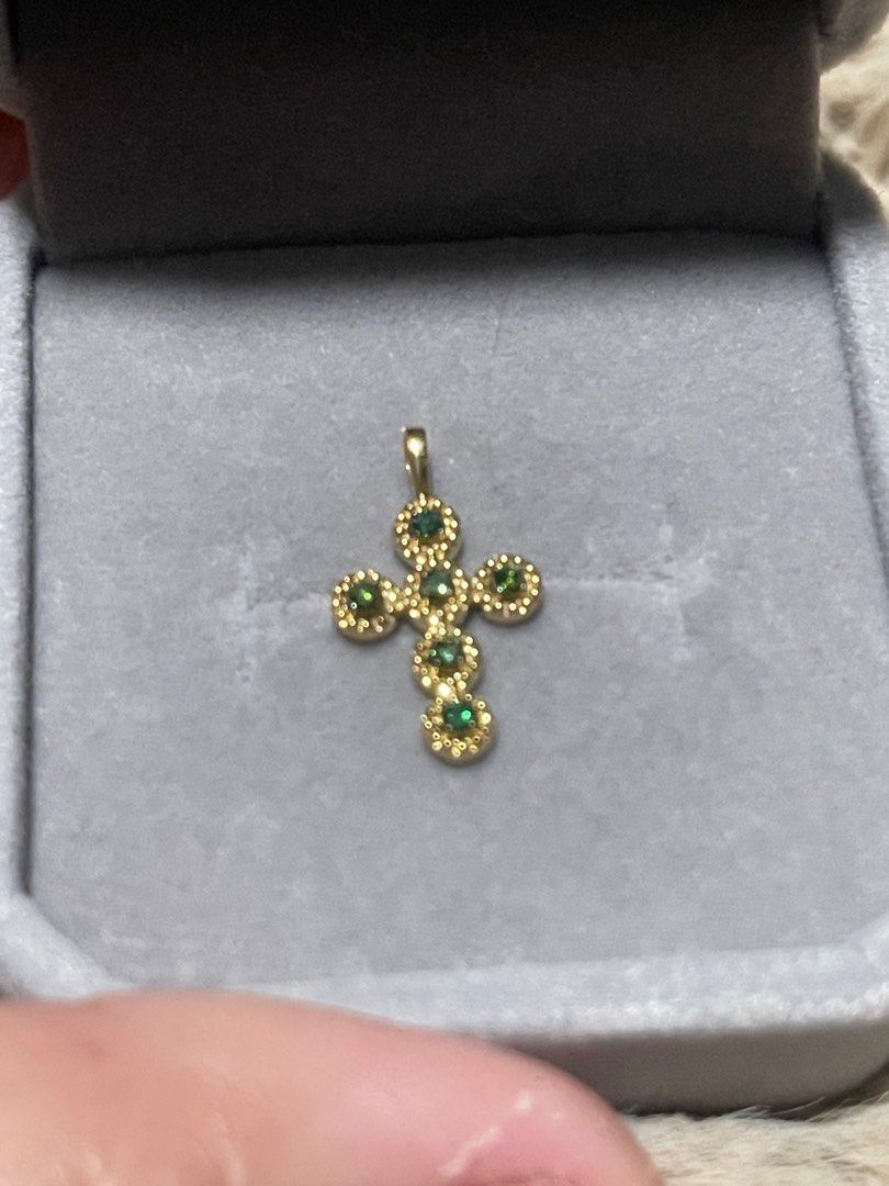 natural mined diamonds cross design (Category: Necklaces) located in Cavite. Submitted by beamitch (Listing ID 1387597031, Image 2). Description: 100% natural mined diamonds comes with certificate free sf tru lbc pendant only 8499 each cross.