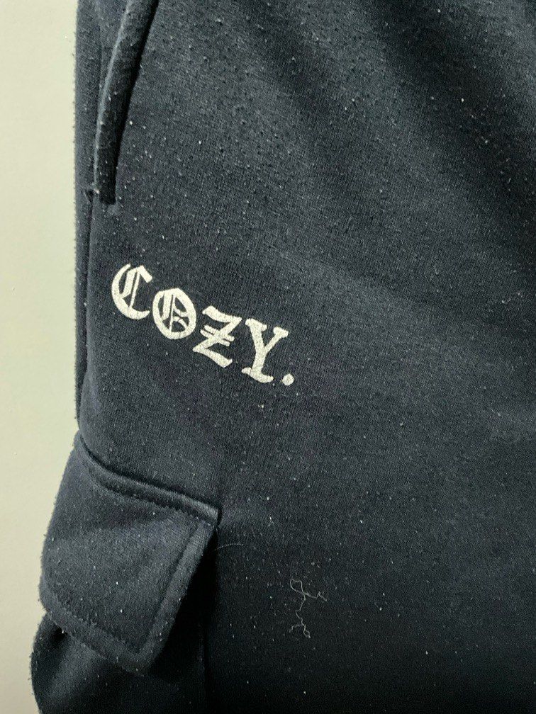 Navy Blue Cozy Joggers (Category: Joggers) located in San Pedro. Submitted by dottable (Listing ID 1387723967, Image 3). Description: - Can be for either men or women! - Can fit S-M for either men or women (might be capri length depending on your height).