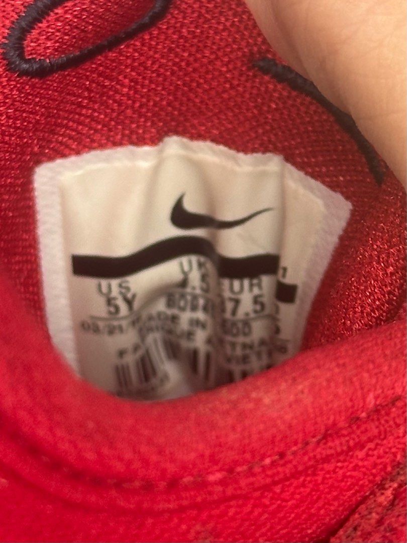 Nike PG2 5y (Category: Sneakers) located in Bulacan. Submitted by whatsonyourwristmnl (Listing ID 1387614280, Image 3). Description: - 5y - ₱1,500 nego - Maliit sakin - No box.