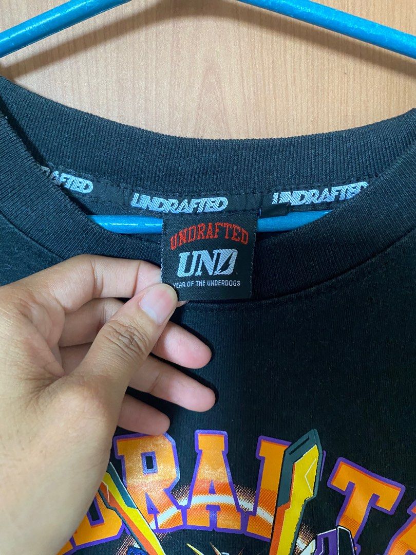 PRE-LOVED Undrafted Gandam Vol. 1 (Category: Tshirts & Polo Shirts ) located in Manila. Submitted by asiantie (Listing ID 1387602482, Image 3). Description: Size: M on tag - 26.5 x 20 in No flaws, napagliitan lang. Loc: Pasig Gcash/Bank transfer/Maya.