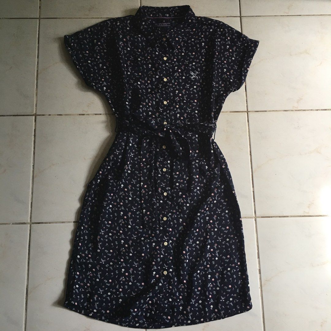 Regatta floral dress (Category: Dresses) located in Dagupan City. Submitted by einalem.declutters (Listing ID 1387613816, Image 1). Description: Brand: Regatta Size: XS Dress Design: Navy blue, floral patterned, button and tie dress Condition: never been used Mop: gcash/maya Mod: j&t/lbc Buyer will shoulder the shipping fee Send a message if interested .