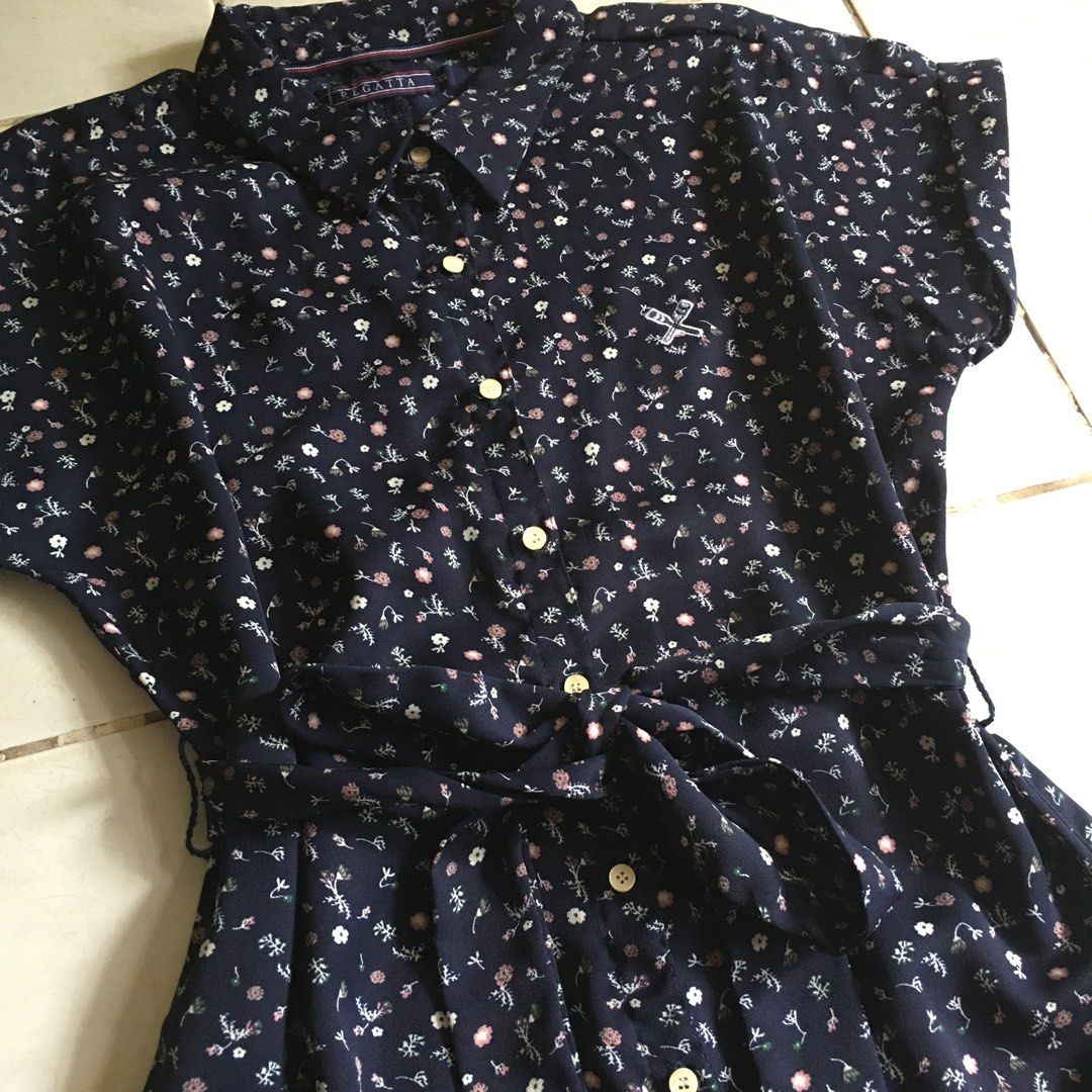 Regatta floral dress (Category: Dresses) located in Dagupan City. Submitted by einalem.declutters (Listing ID 1387613816, Image 2). Description: Brand: Regatta Size: XS Dress Design: Navy blue, floral patterned, button and tie dress Condition: never been used Mop: gcash/maya Mod: j&t/lbc Buyer will shoulder the shipping fee Send a message if interested .