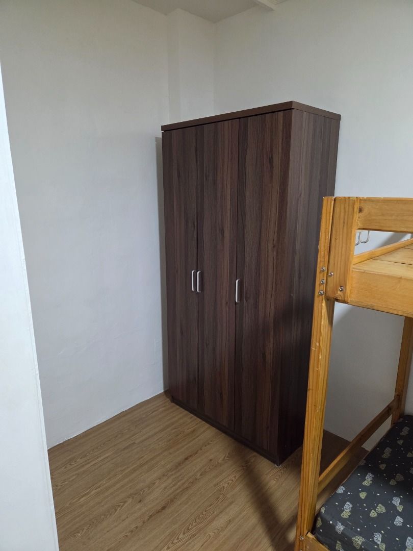 Room for rent Ladies only (Category: Room Rentals) located in Las Pinas. Submitted by mitchvinluan (Listing ID 1387686022, Image 1). Description: Room for rent for ladies near Madrigal Business park, Northgate, Sycamore, Sm southmall near the mainroad and very accessible .