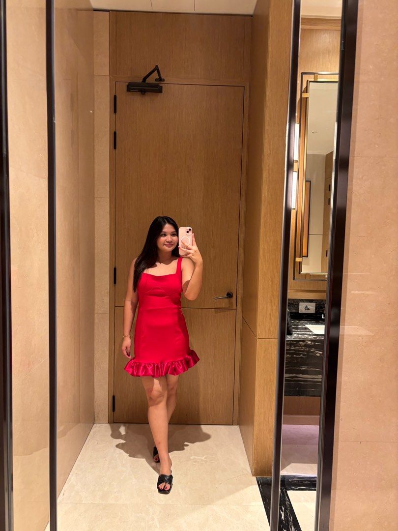 Ruffle Hem Bodycon Dress (Category: Dresses) located in Manila. Submitted by declutterwithbeyuh (Listing ID 1387645457, Image 2). Description: used once! hehe.