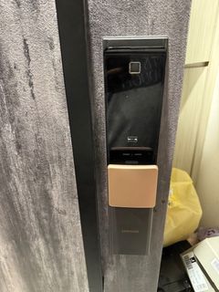 (Category: ) located in . Submitted by gadgetslover101 (Listing ID 1387636949, Image 1). Description: .