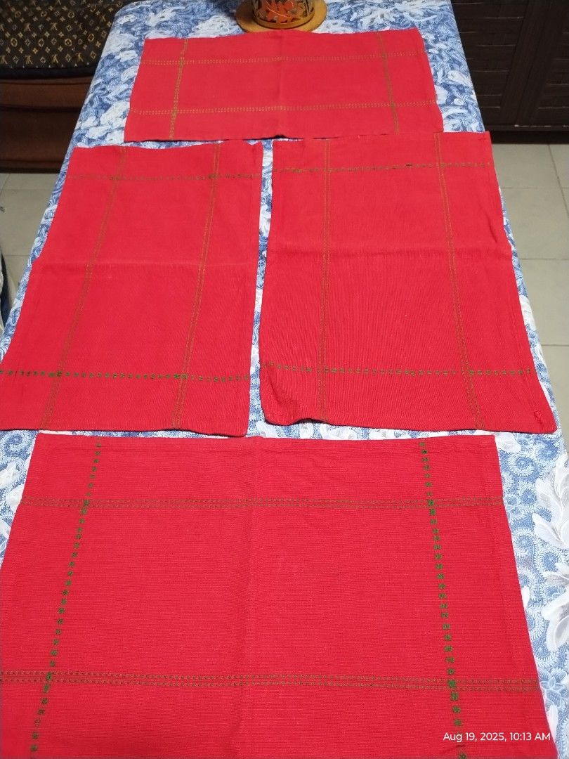 SET OF 4 CLOTH PLACEMATS (Category: Table Linen & Textiles) located in Paranaque City. Submitted by maapolonio (Listing ID 1387559758, Image 1). Description: bought in the USA made in India with green embroidery perfect for Christmas 🎁 table setting.