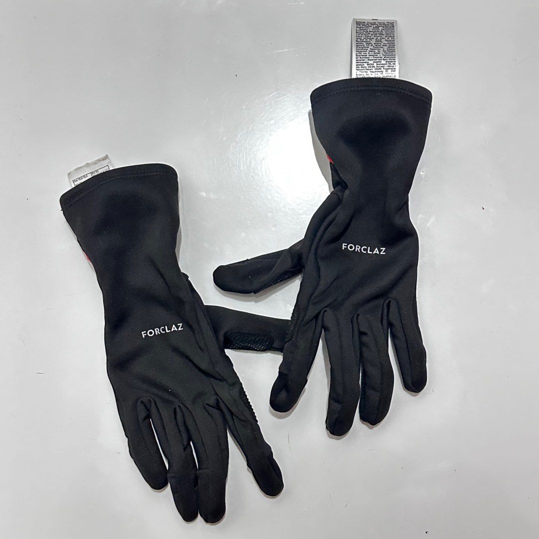 Trekking/ Hiking Gloves (Category: Hiking & Camping) located in Caloocan City. Submitted by trixybabe (Listing ID 1387654221, Image 1). Description: Used once. With tag pa sa gloves..