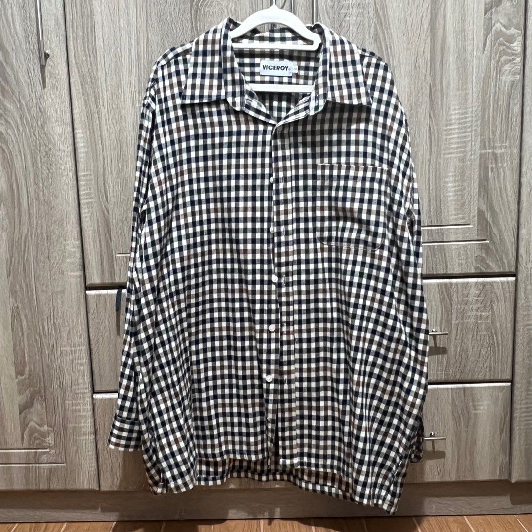Viceroy Plaid Long Sleeve Shirt (Category: Longsleeves) located in Quezon City. Submitted by lunaaaarr (Listing ID 1387694372, Image 1). Description: Can fit either as a loose long sleeve shirt or dress for women Used only once. In good condition. No flaws Color may vary due to lighting ‼️ Payment first before shipping of item/s 🚫 No COD, bank transfer thru GCash ONLY ❌ Strictly no return/refund.