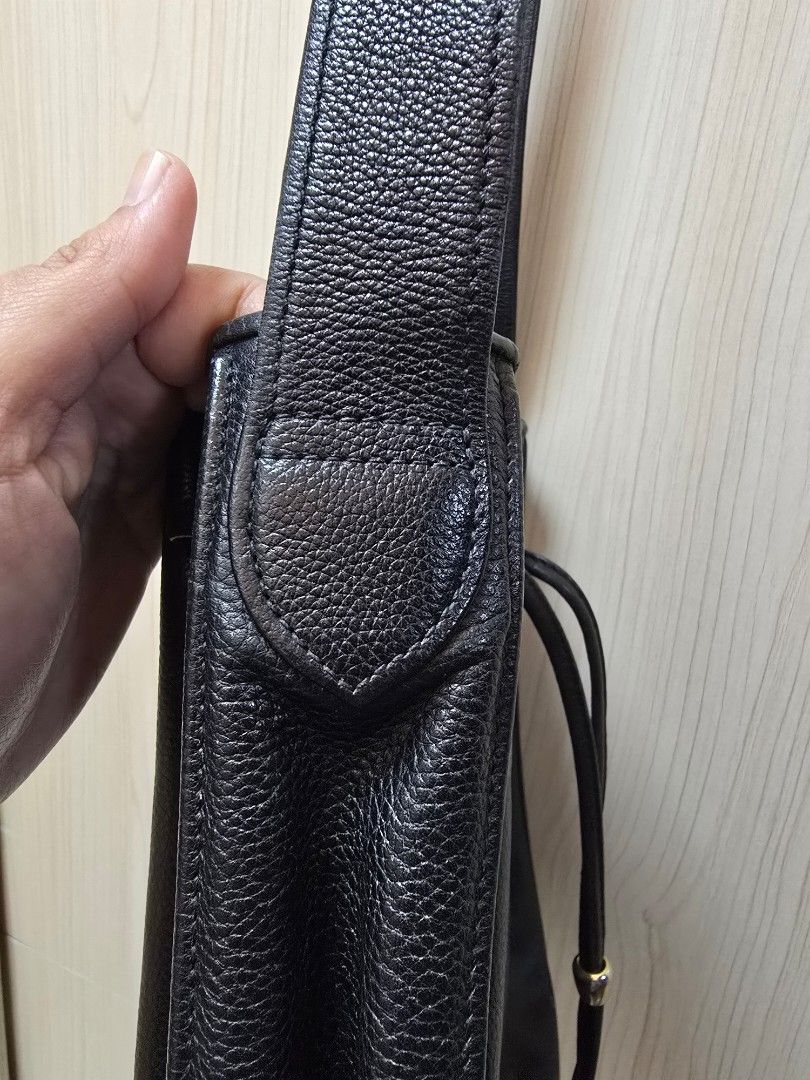 Vintage Longchamp Bucket Bag (Category: Luxury Bags & Wallets) located in Baguio. Submitted by prelovedbyolives (Listing ID 1387650620, Image 3). Description: Selling my thrifted vintage longchamp bucket bag..hard to let go but i'm thinking of buying another bag so I need to let her go..i also bought this here at carousell a couple of years ago.. Pros -classic, vintage and rare piece -leather is in excellent condition Flaws -interior has cracks d