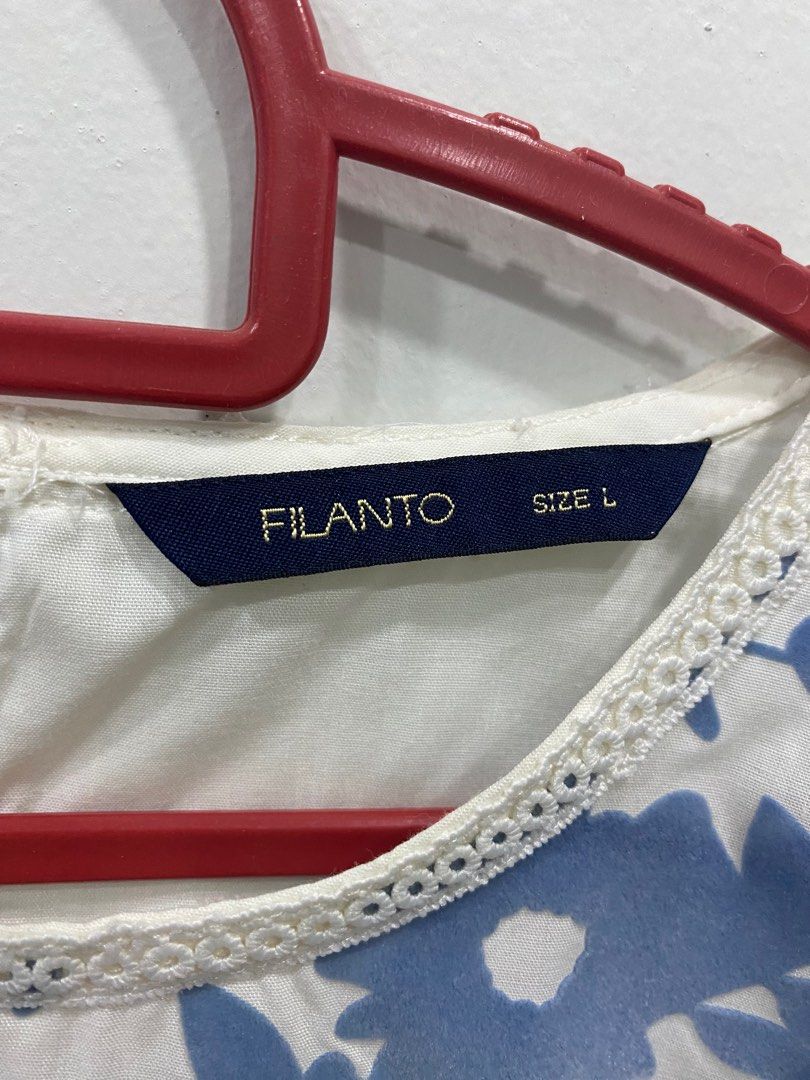 White Patterned Blouse (Category: Blouses) located in Subang Jaya. Submitted by aisyafiqah_ (Listing ID 1387650366, Image 2). Description: The defect is there’s a tiny stain (as per the picture) but other than that the blouse is ok. .