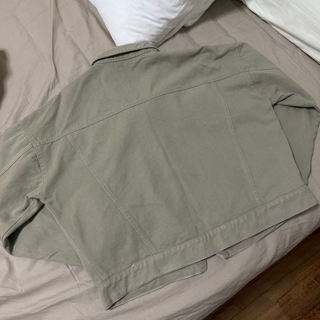 Whose Studios Denim Jacket (Category: Coats, Jackets and Outerwear) located in Singapore. Submitted by breadtoaster2 (Listing ID 1387658435, Image 2). Description: PTP: 64cm Length:56cm Sleeves:47cm Fits both men and women .