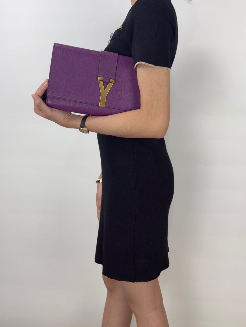 Ysl Clutch (Category: Luxury Bags & Wallets) located in Manila. Submitted by luxuryprelovedbagsby_by_agnes (Listing ID 1387620421, Image 3). Description: Y clutch 22k last price LENGTH- 28 cm HEIGHT- 15 cm WIDTH- 3 cm Ganda ng size nya Accepting credit card payments Safe and contactless payment up to 36 months! Pay conveniently online . We offer you a safe and convenient way of paying online via link or email. No need to go out to pay for your pu