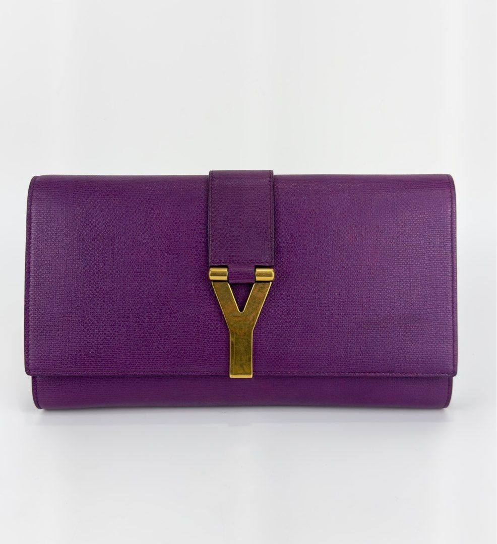 Ysl Clutch (Category: Luxury Bags & Wallets) located in Manila. Submitted by luxuryprelovedbagsby_by_agnes (Listing ID 1387620421, Image 1). Description: Y clutch 22k last price LENGTH- 28 cm HEIGHT- 15 cm WIDTH- 3 cm Ganda ng size nya Accepting credit card payments Safe and contactless payment up to 36 months! Pay conveniently online . We offer you a safe and convenient way of paying online via link or email. No need to go out to pay for your pu