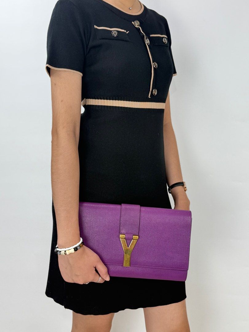 Ysl Clutch (Category: Luxury Bags & Wallets) located in Manila. Submitted by luxuryprelovedbagsby_by_agnes (Listing ID 1387620421, Image 2). Description: Y clutch 22k last price LENGTH- 28 cm HEIGHT- 15 cm WIDTH- 3 cm Ganda ng size nya Accepting credit card payments Safe and contactless payment up to 36 months! Pay conveniently online . We offer you a safe and convenient way of paying online via link or email. No need to go out to pay for your pu