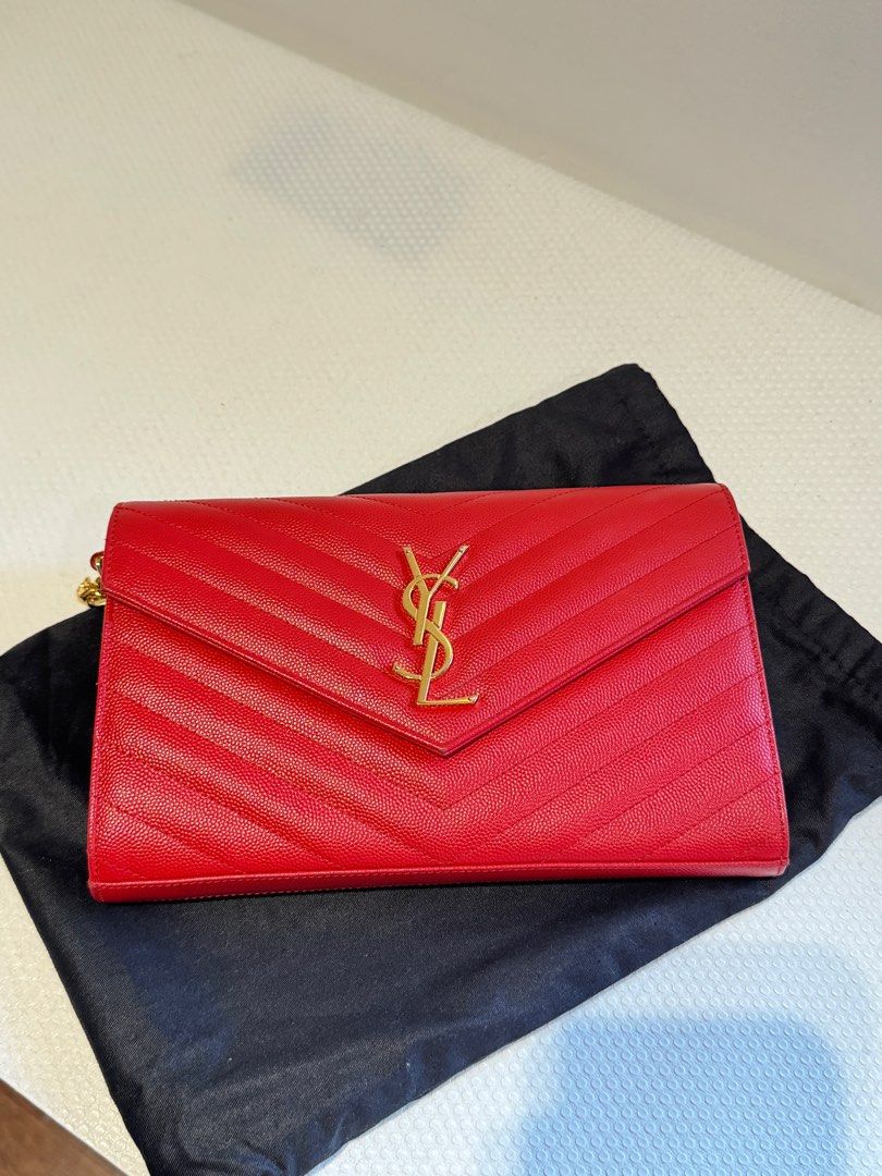 YSL Large Wallet on Chain (Category: Luxury Bags & Wallets) located in Manila. Submitted by mctrl (Listing ID 1387574452, Image 3). Description: Comes with dustbag.
