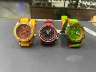 （分類：）位於 。 由 klwatch1997 提交（商品編號 1384273146，圖片 1）。簡介： 。
