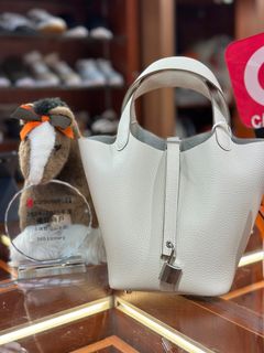 （分類：）位於 。 由 360_Luxury 提交（商品編號 1384368117，圖片 1）。簡介： 。