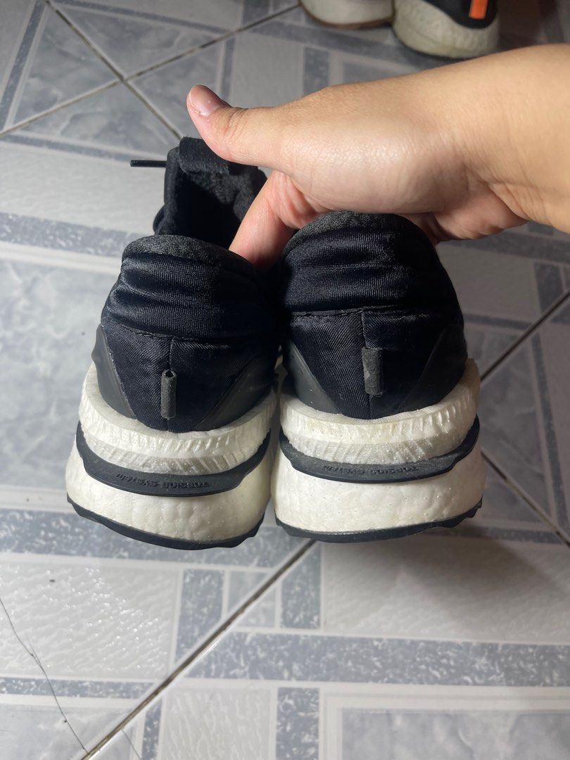 Adidas Pureboost Black (Category: Sneakers) located in Marikina City. Submitted by elle.desmar (Listing ID 1384423682, Image 2). Description: Used once only Size 9 260CM Bought in singapore.