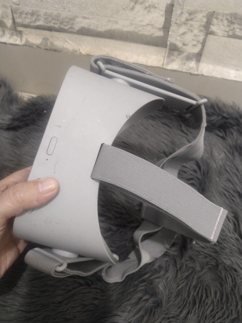 Affordable Oculus Go 64GB Standalone Virtual Reality Headset 😍👌 (Category: Virtual Reality) located in Malolos. Submitted by afford.japan (Listing ID 1384427298, Image 3). Description: Affordable Oculus Go 64GB Standalone Virtual Reality Headset 😍👌.