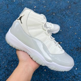 (Category: ) located in . Submitted by sneakerassembly (Listing ID 1384415276, Image 1). Description: .